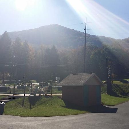 Scottish Inn Maggie Valley Exterior photo