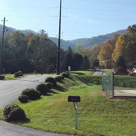 Scottish Inn Maggie Valley Exterior photo