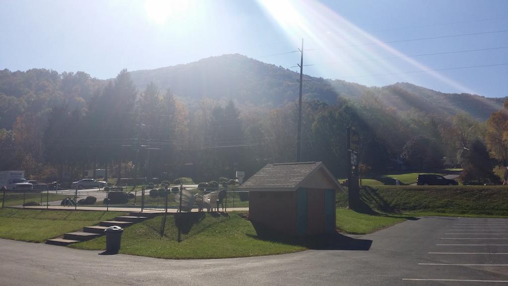 Scottish Inn Maggie Valley Exterior photo